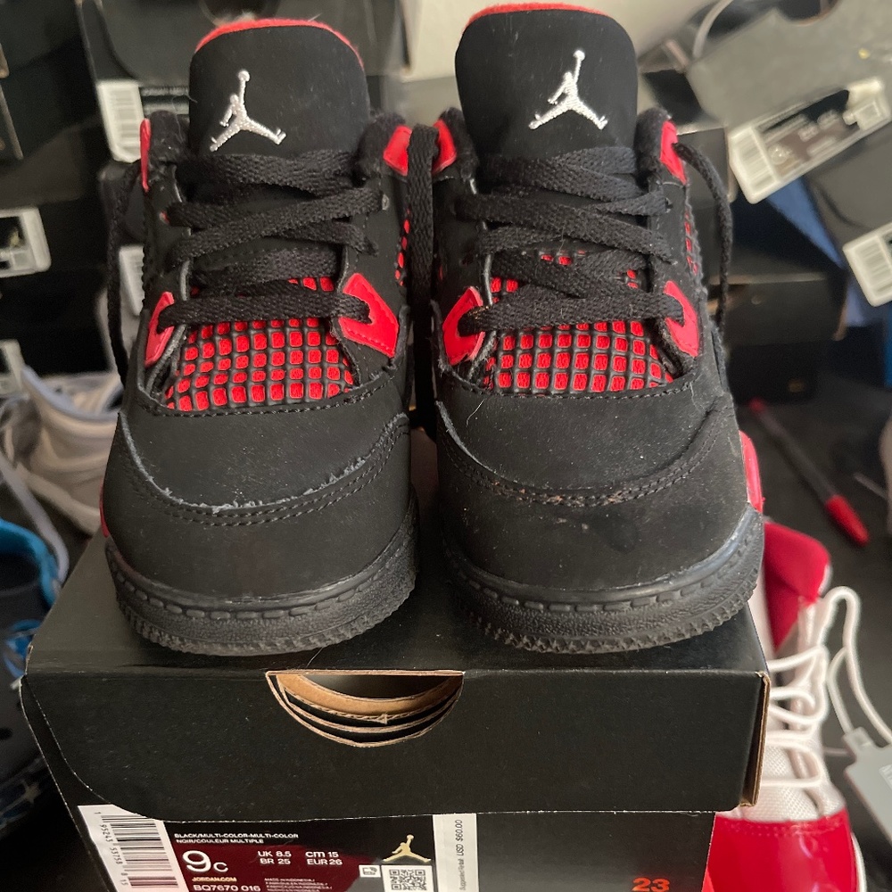 Jordan 4 Retro Black/Red 9c